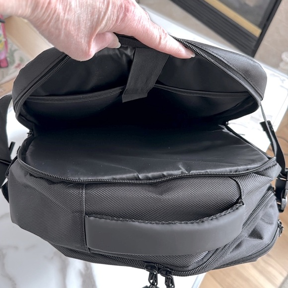 NEW* Men's Swiss Design Black Travel Backpack.  7 seperate storage compartments. - Picture 9 of 17